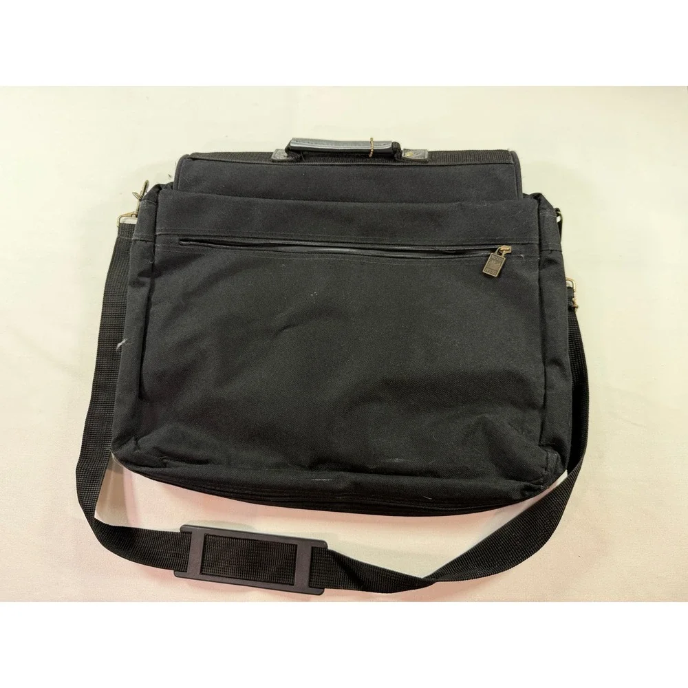 Leeds Lexis Publishing Black Canvas Messenger Computer Bag North West Zipper